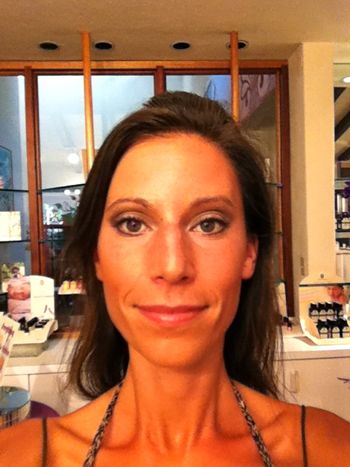 amber zuckswert in makeup